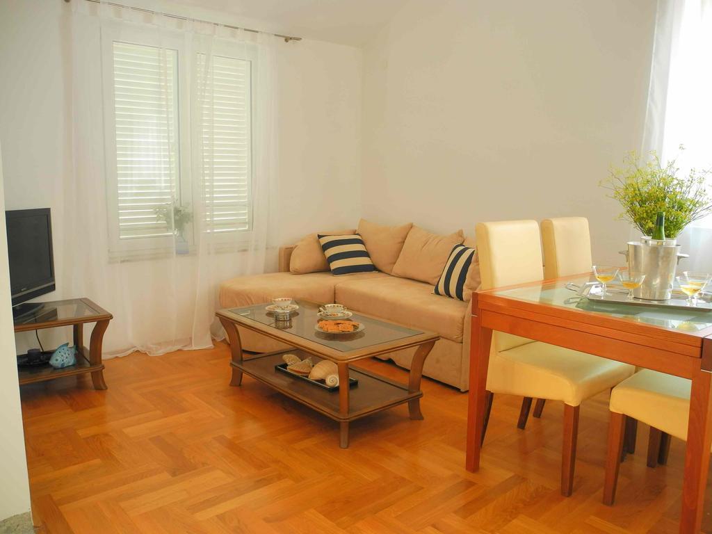 Apartments Antonela Jezera Luaran gambar