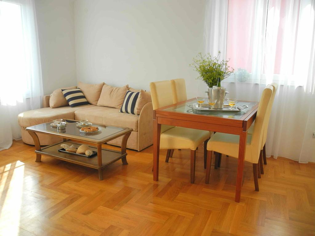 Apartments Antonela Jezera Luaran gambar